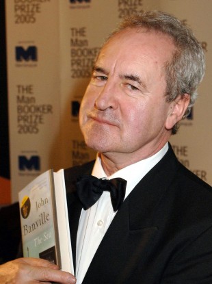 John Banville with his book The Sea at the Man Booker Prize award in 2005.